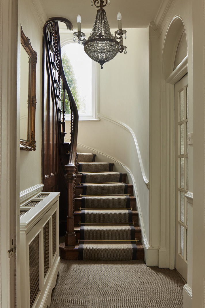 entrée et escalier maison anglaise décoration classique chic entrée et escalier maison anglaise décoration classique chic