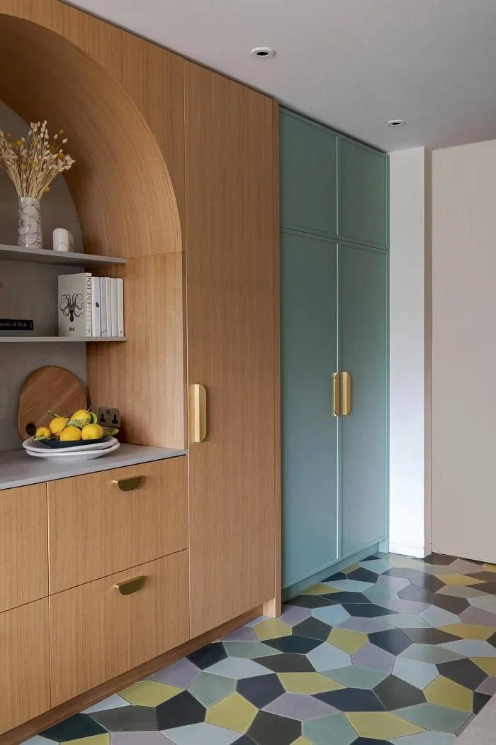 cuisine Art Déco moderne et familiale décoration colorée maison Londres Notting Hill