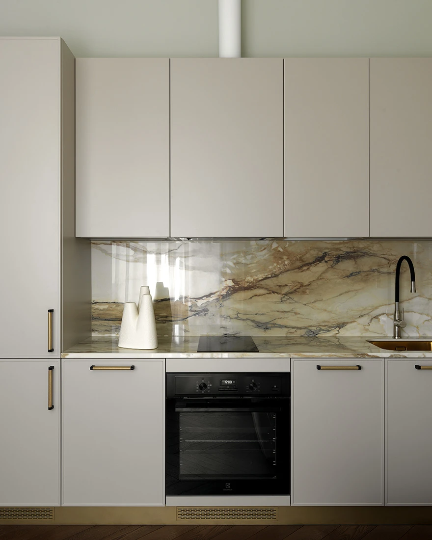 cuisine design gris pâle plan de travail et crédence onyx