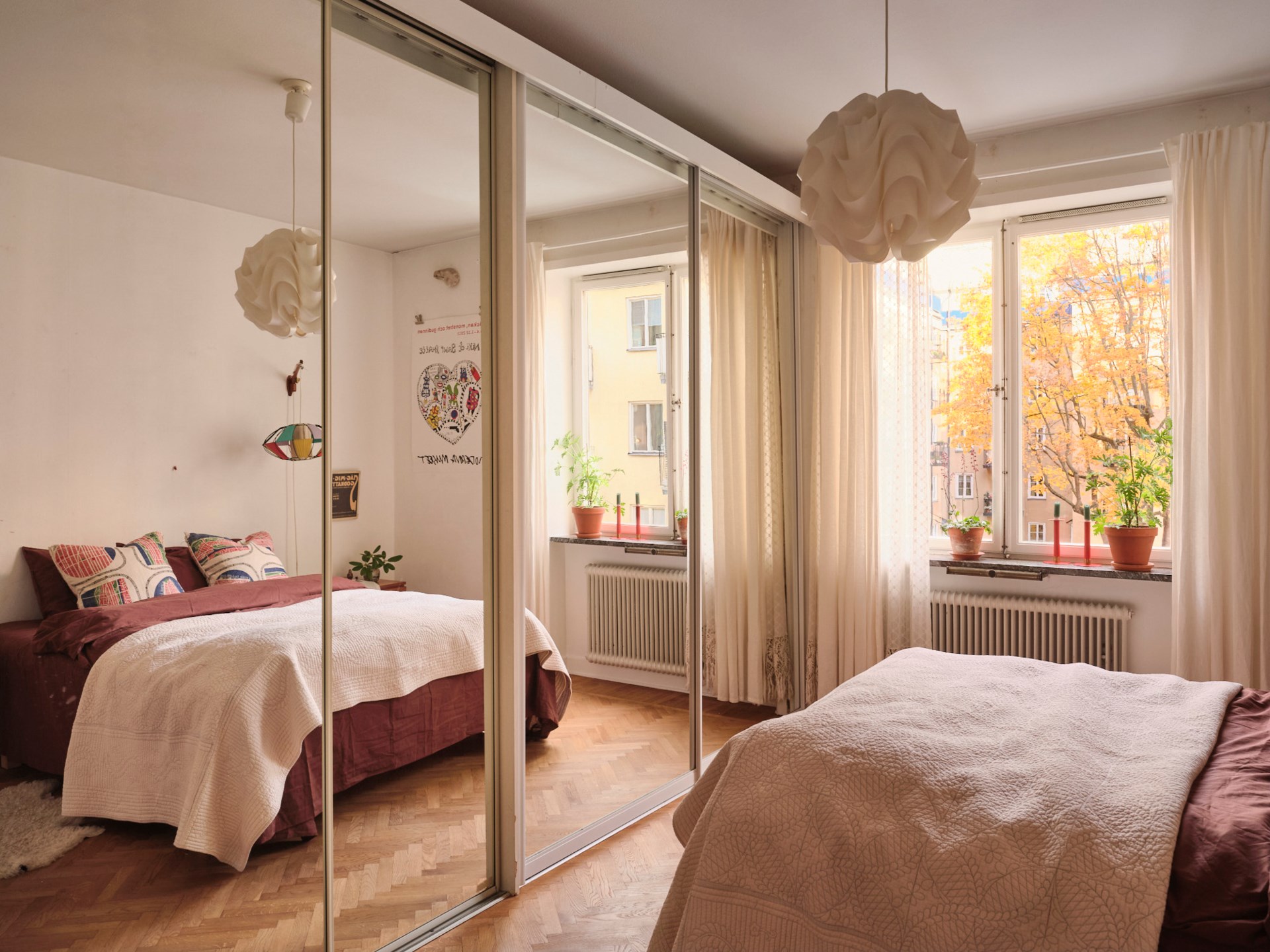 chambre avec dressing portes miroir décoration vintage et scandinave chambre avec dressing portes miroir décoration vintage et scandinave