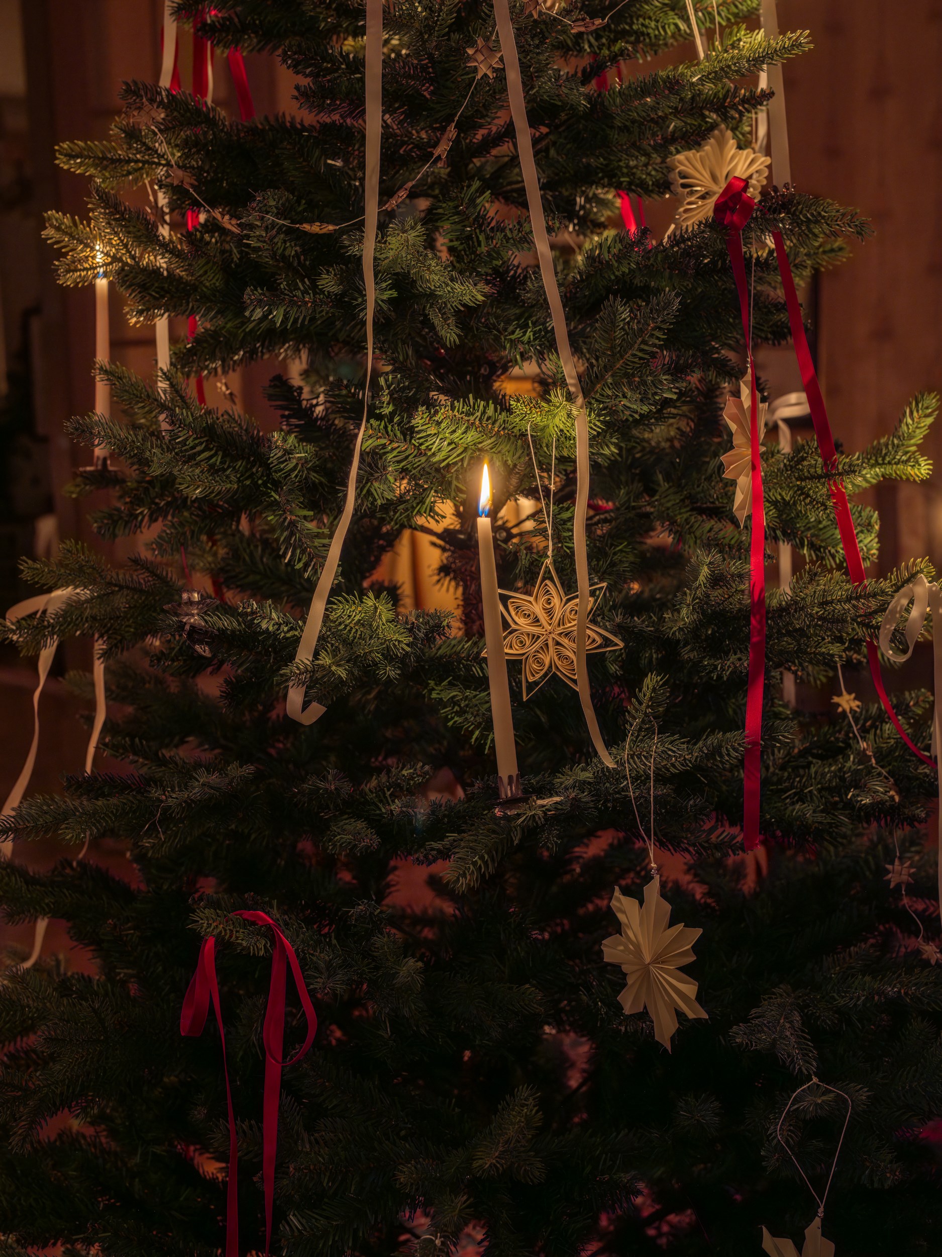 sapin de Noël décoration classique chic sapin de Noël décoration classique chic