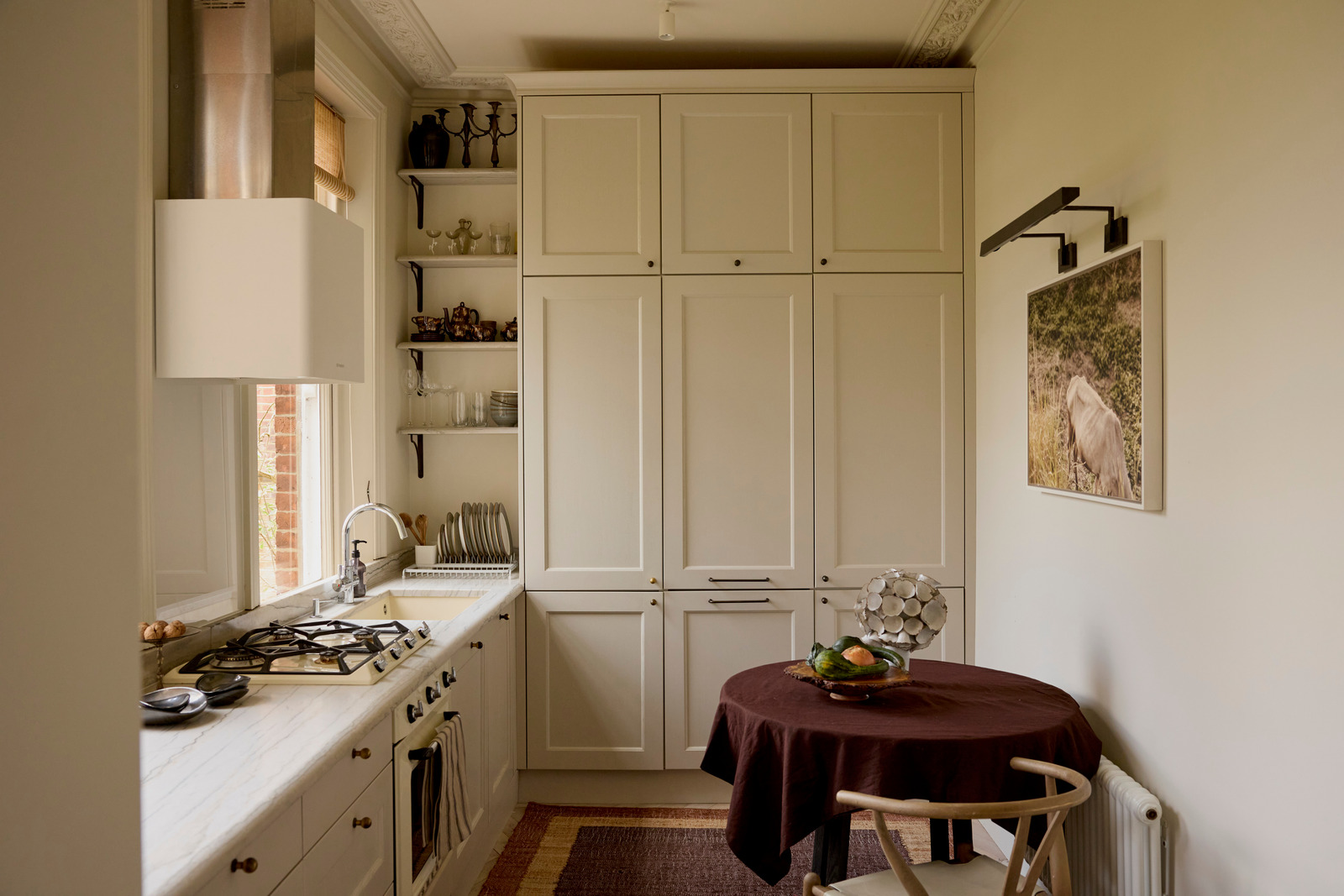 cuisine style shaker décoration contemporaine appartement ancien et victorien de 67m2 à Londres cuisine style shaker décoration contemporaine appartement ancien et victorien de 67m2 à Londres