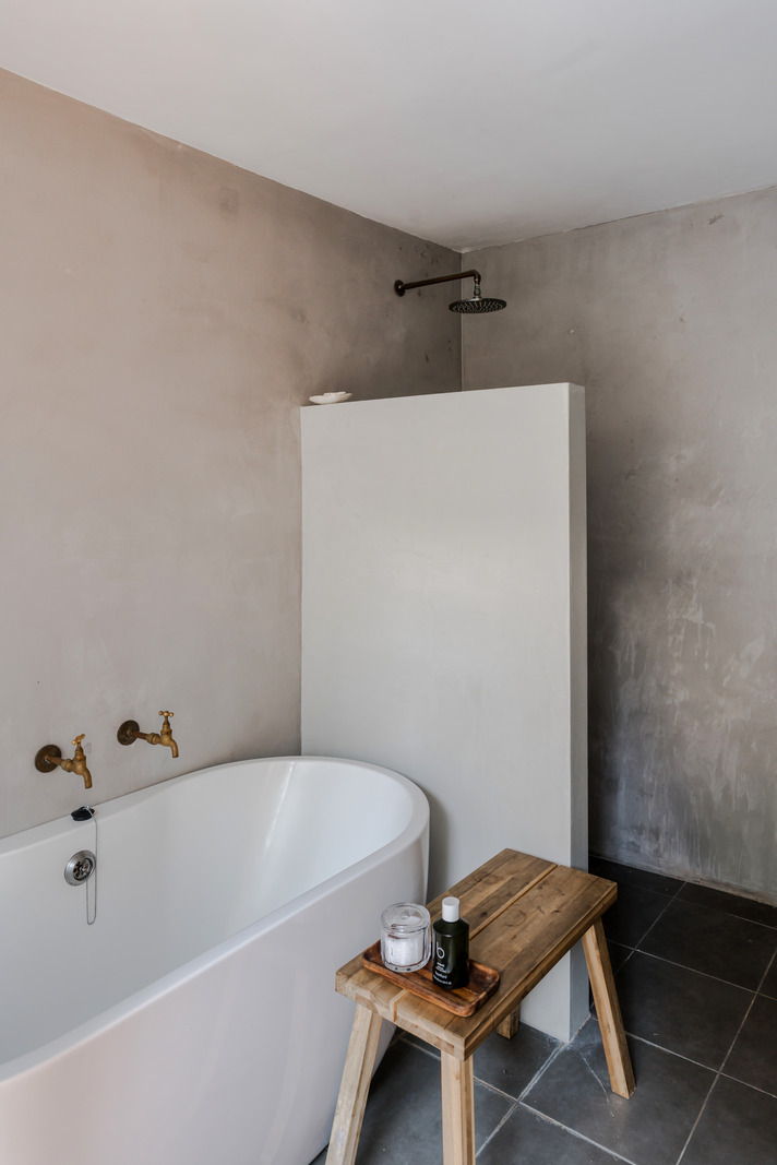 salle de bain murs microciment petite maison de ville Londres