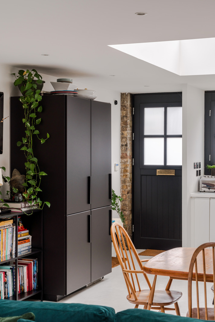 salon décoration contemporaine avec puits de lumière zénithal petite maison de ville Londres