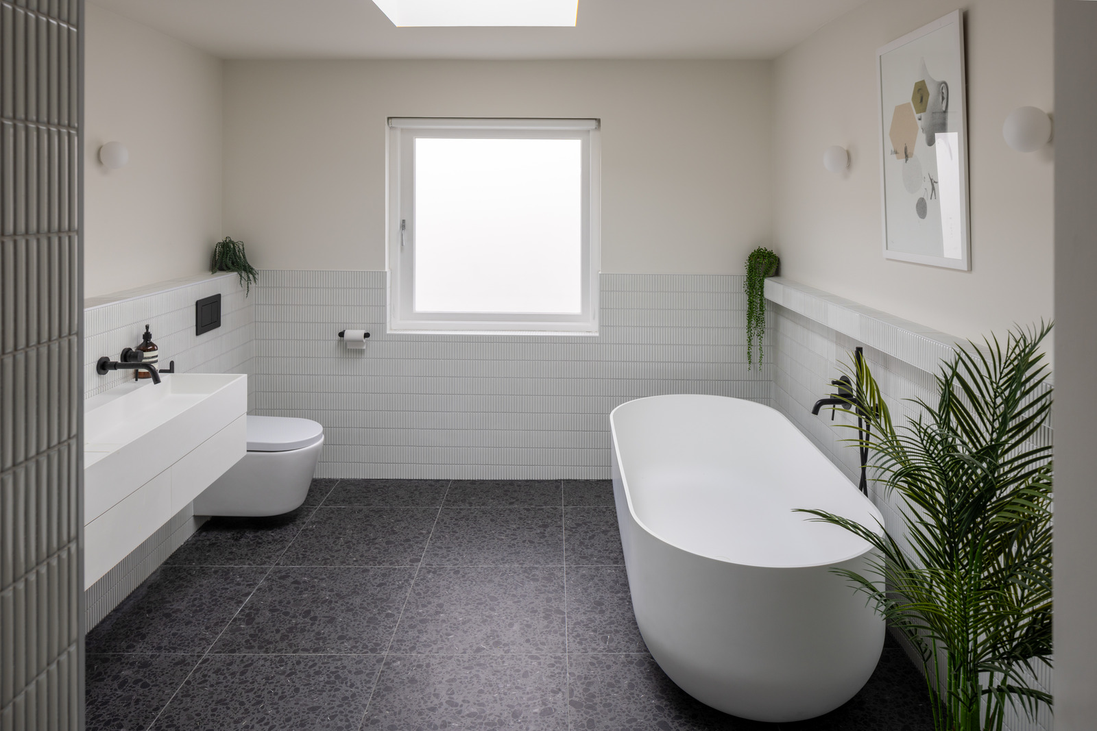 salle de bain décoration design dans maison ancienne