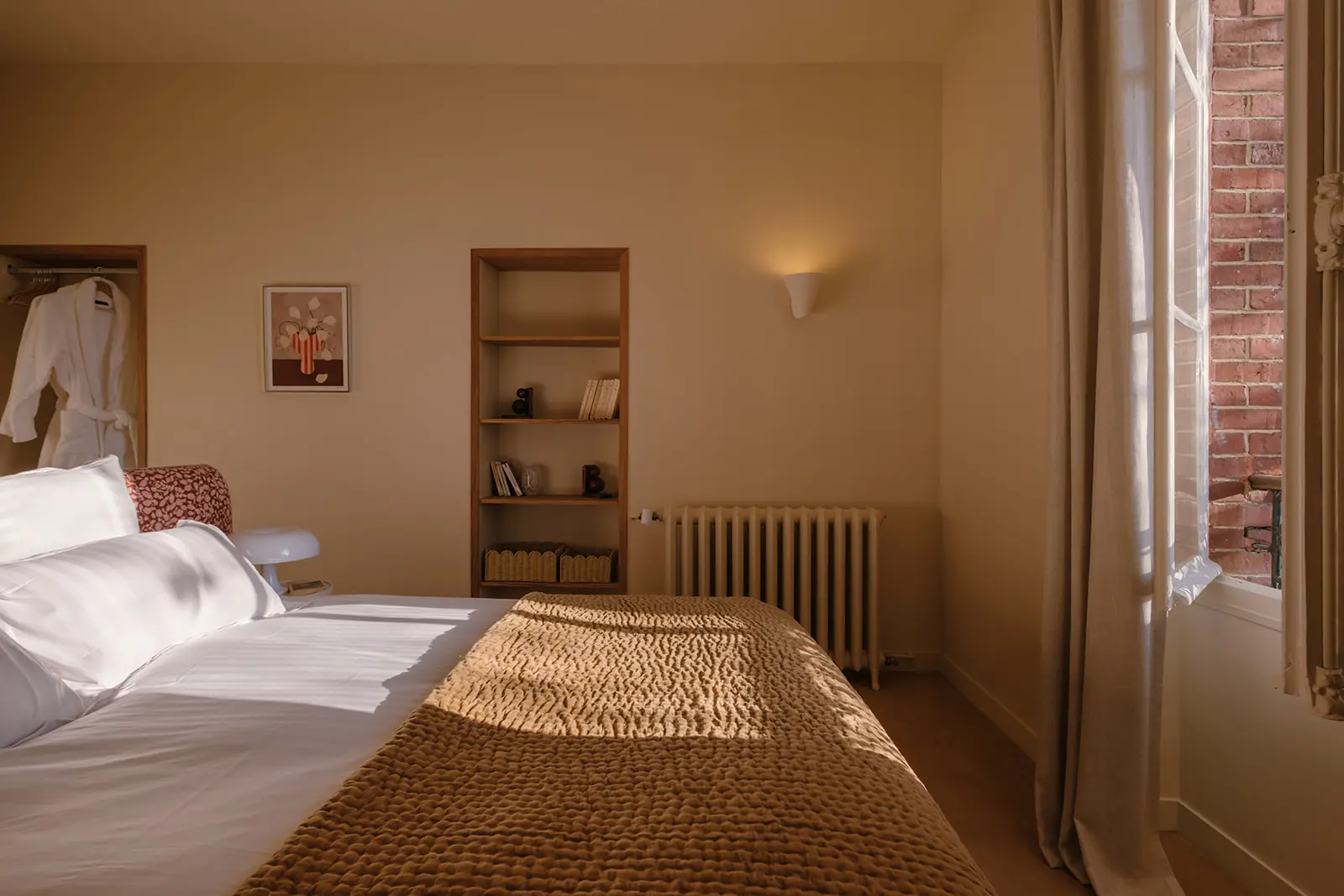 chambre décoration classique chic maison Normandie Rive par Side House chambre décoration classique chic maison Normandie Rive par Side House