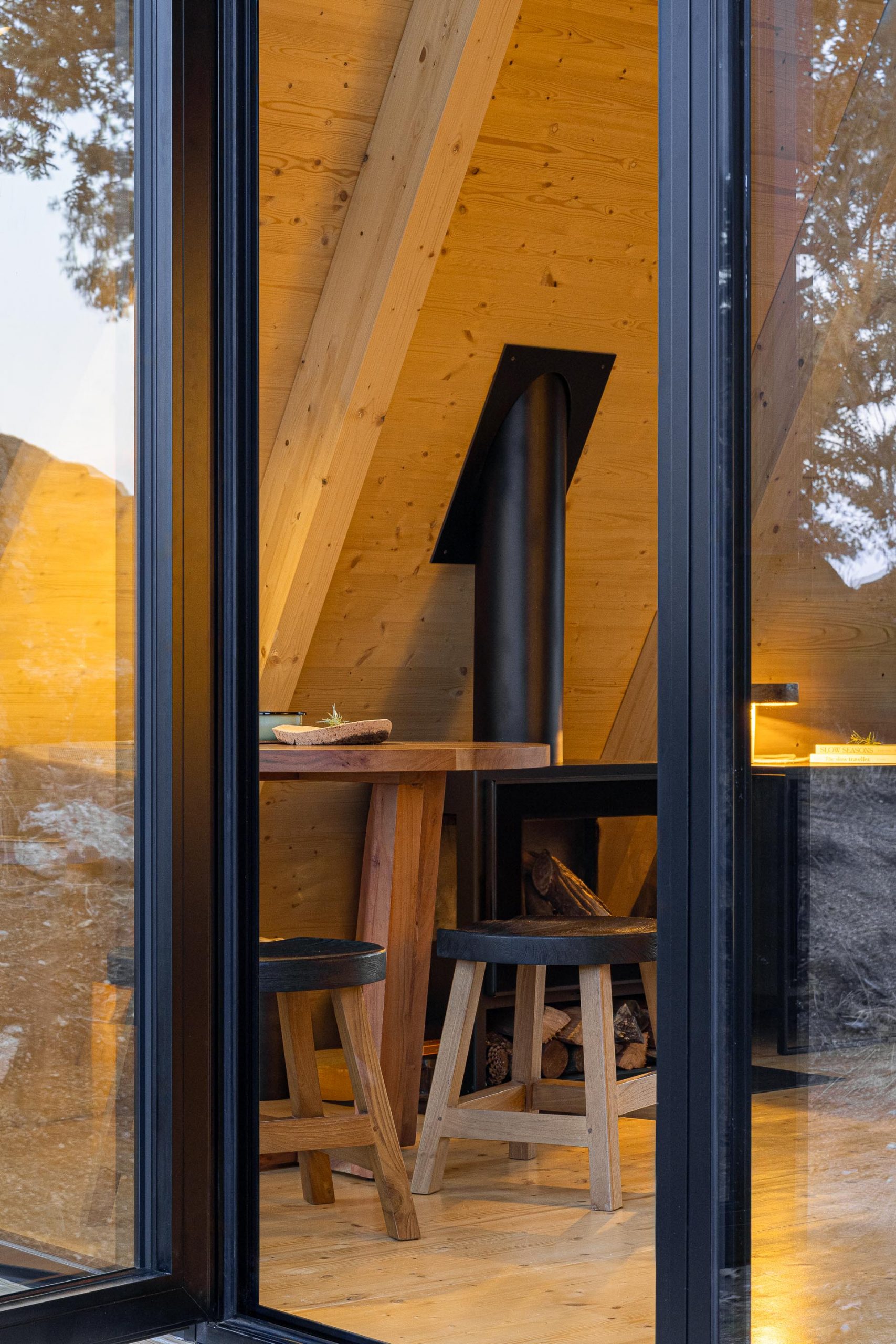 salle à manger petite maison A-Frame au Portugal The Vagar Country House salle à manger petite maison A-Frame au Portugal The Vagar Country House