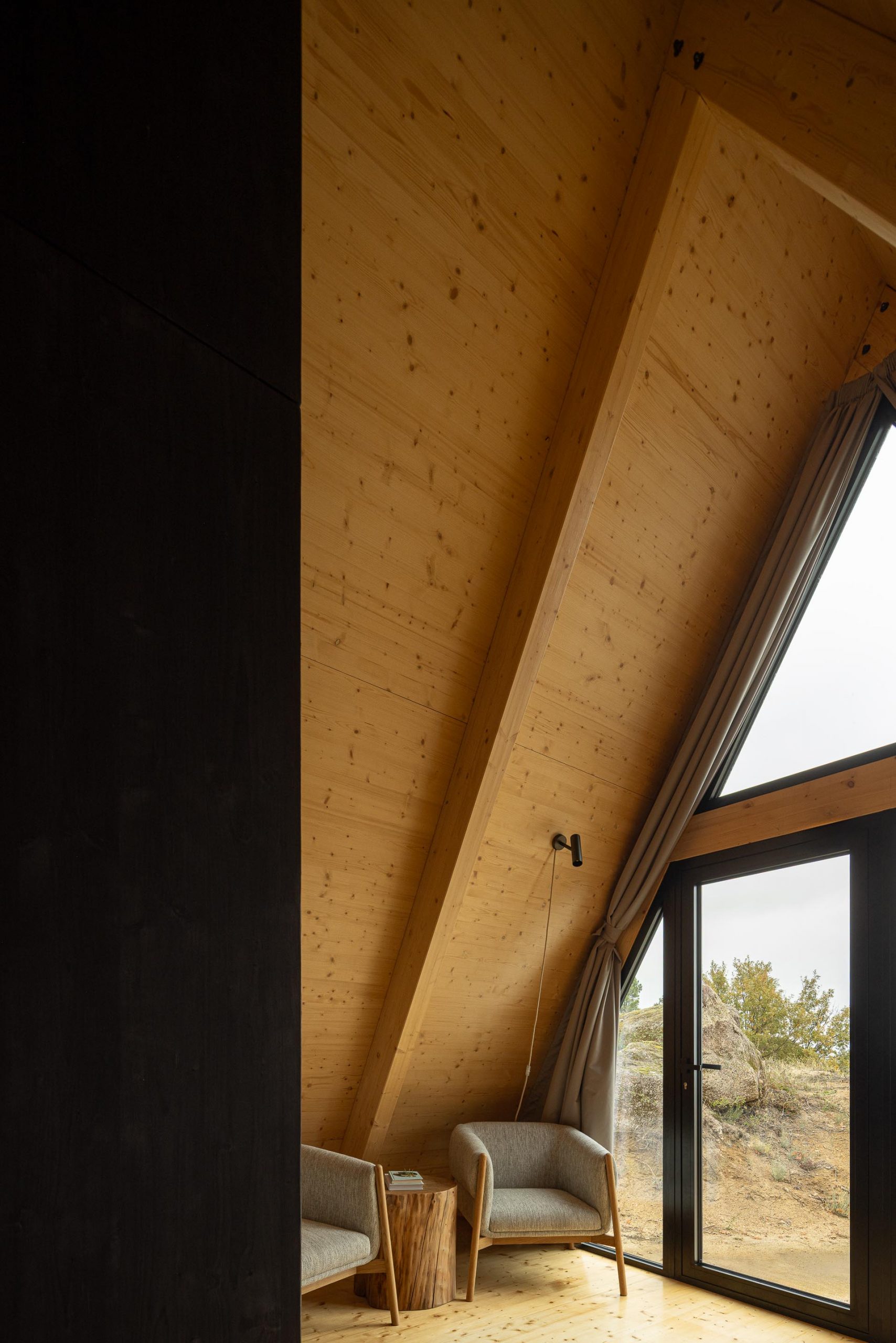 salon petite maison A-Frame au Portugal The Vagar Country House salon petite maison A-Frame au Portugal The Vagar Country House