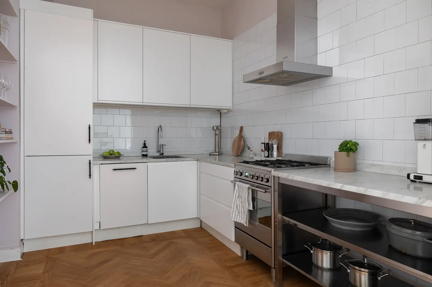 cuisine ouverte blanche design appartement 54m2 cuisine ouverte blanche design appartement 54m2