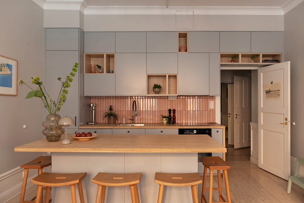 cuisine ouverte design grise carrelage rose dans appartement classique de 85m2 décoration contemporaine cuisine ouverte design grise carrelage rose dans appartement classique de 85m2 décoration contemporaine