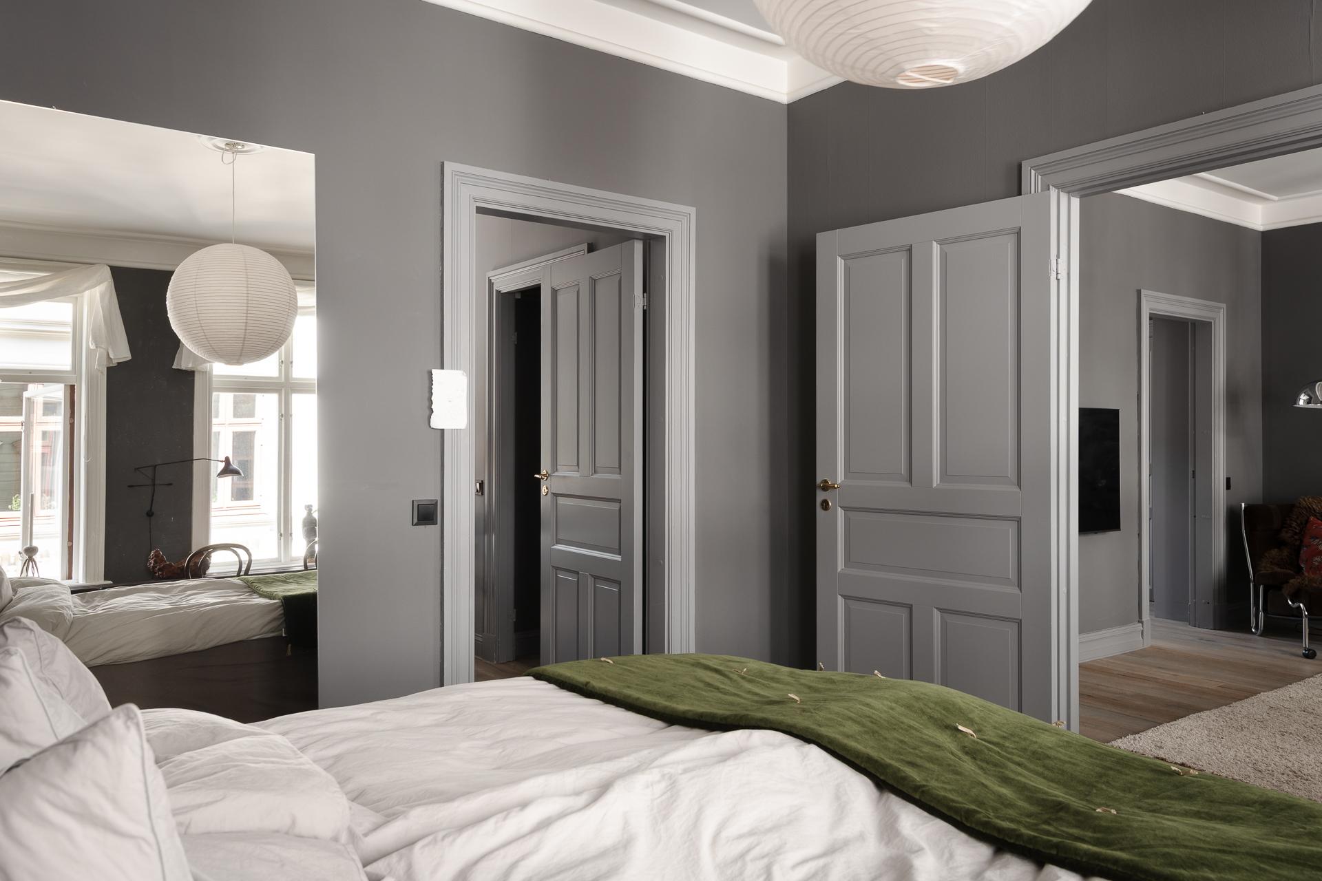 chambre murs gris décoration contemporaine deux-pièces 66m2 chambre murs gris décoration contemporaine deux-pièces 66m2