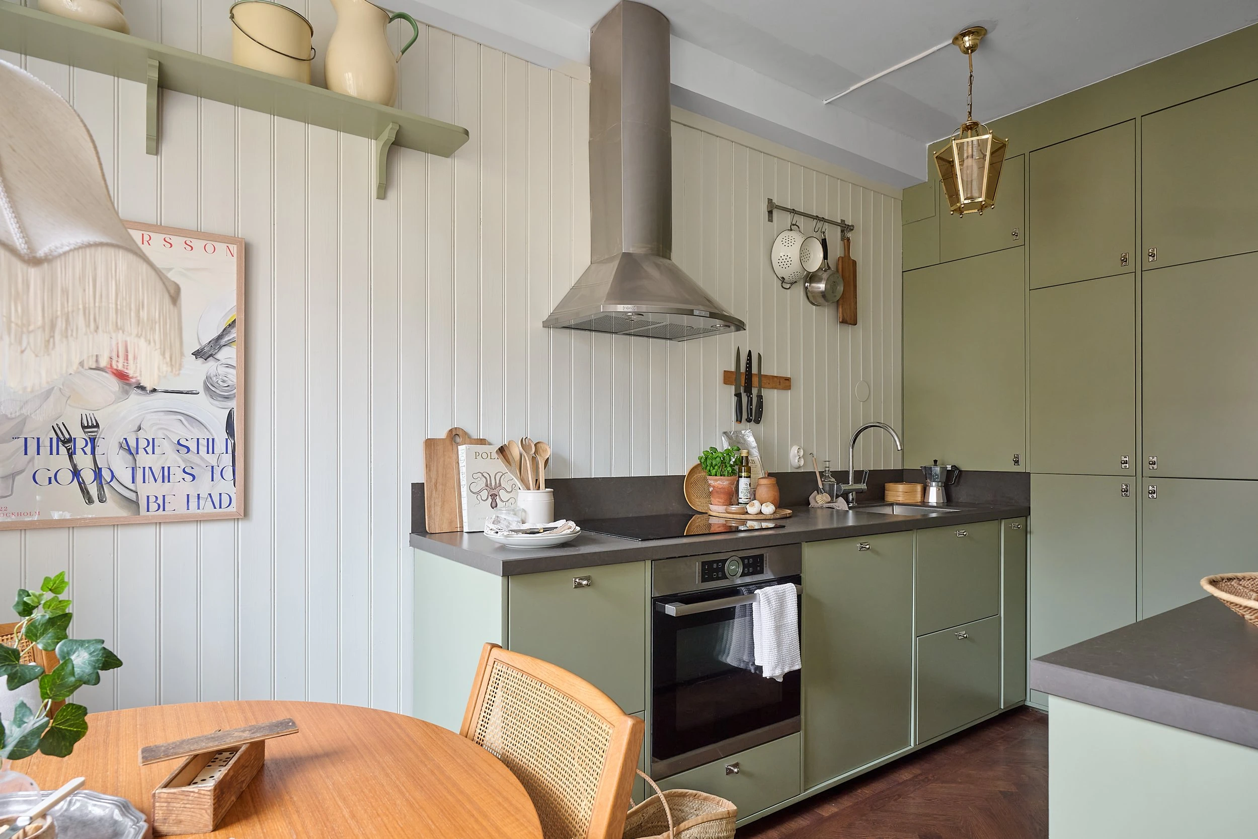 cuisine verte décoration scandinave deux-pièces 50m2 cuisine verte décoration scandinave deux-pièces 50m2