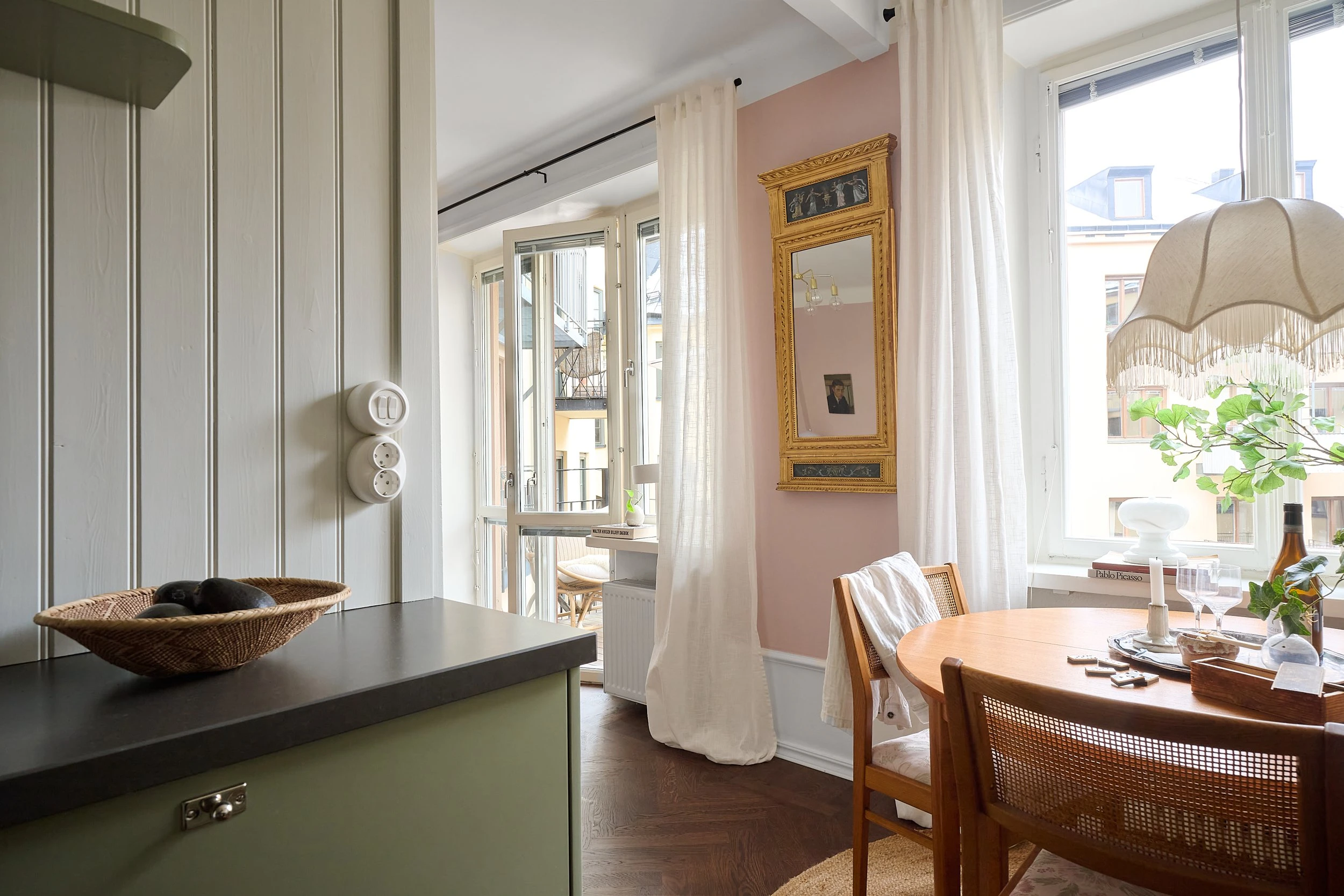 cuisine verte décoration scandinave deux-pièces 50m2 cuisine verte décoration scandinave deux-pièces 50m2