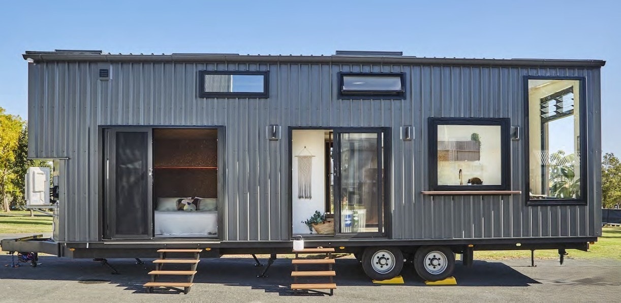 tiny house 30m2 Noosa intérieur bois mid-century et glamour tiny house 30m2 Noosa intérieur bois mid-century et glamour