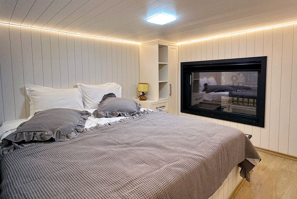 chambre sur mezzanine Napoli petite maison 20m2 livrable en France inspirée par les containers par Tiny House Pro chambre sur mezzanine Napoli petite maison 20m2 livrable en France inspirée par les containers par Tiny House Pro