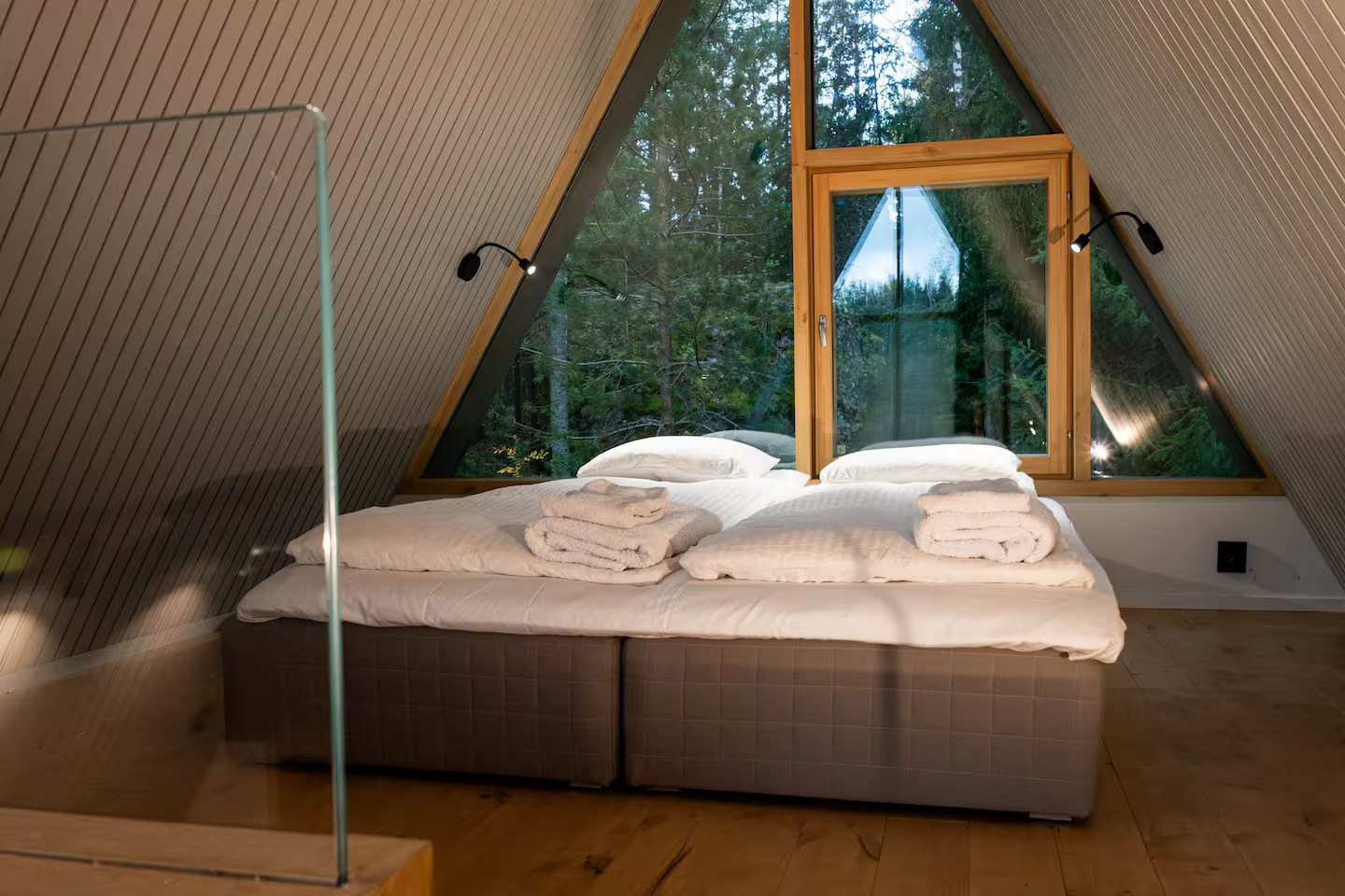 chambre sur mezzanine petite maison A Frame de 42m2