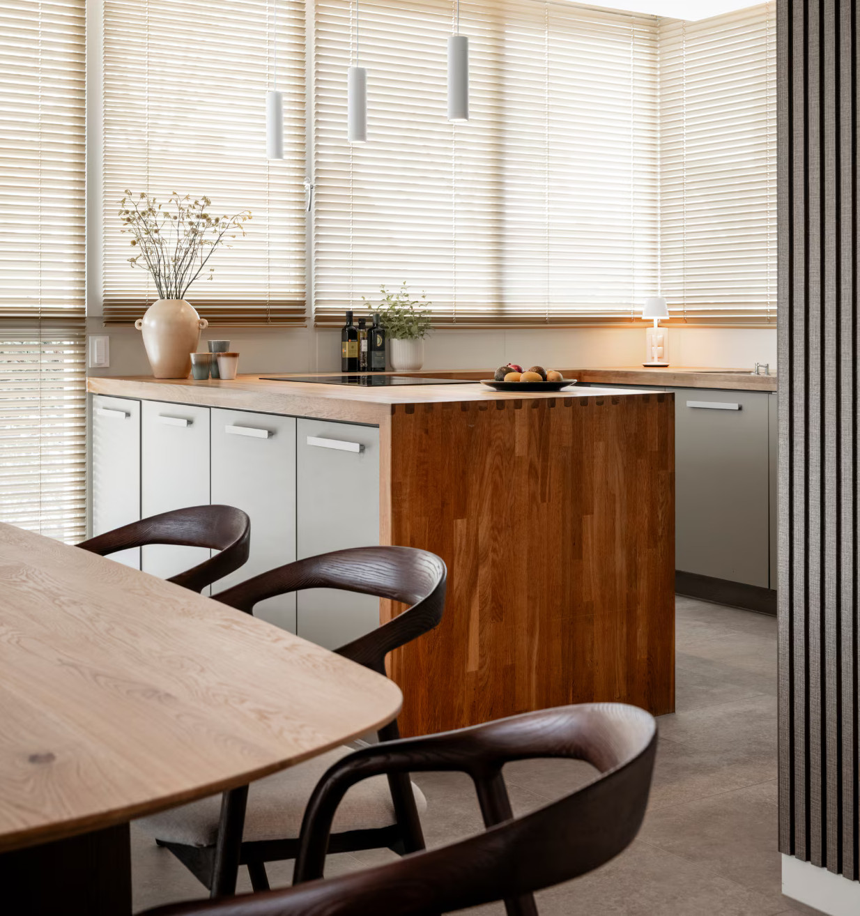 cuisine ouverte et salle à manger décoration contemporaine