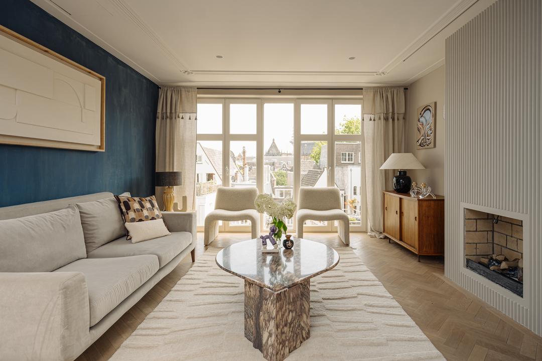 salon avec cheminée appartement en triplex de 130m2 Amsterdam par Büro Kif