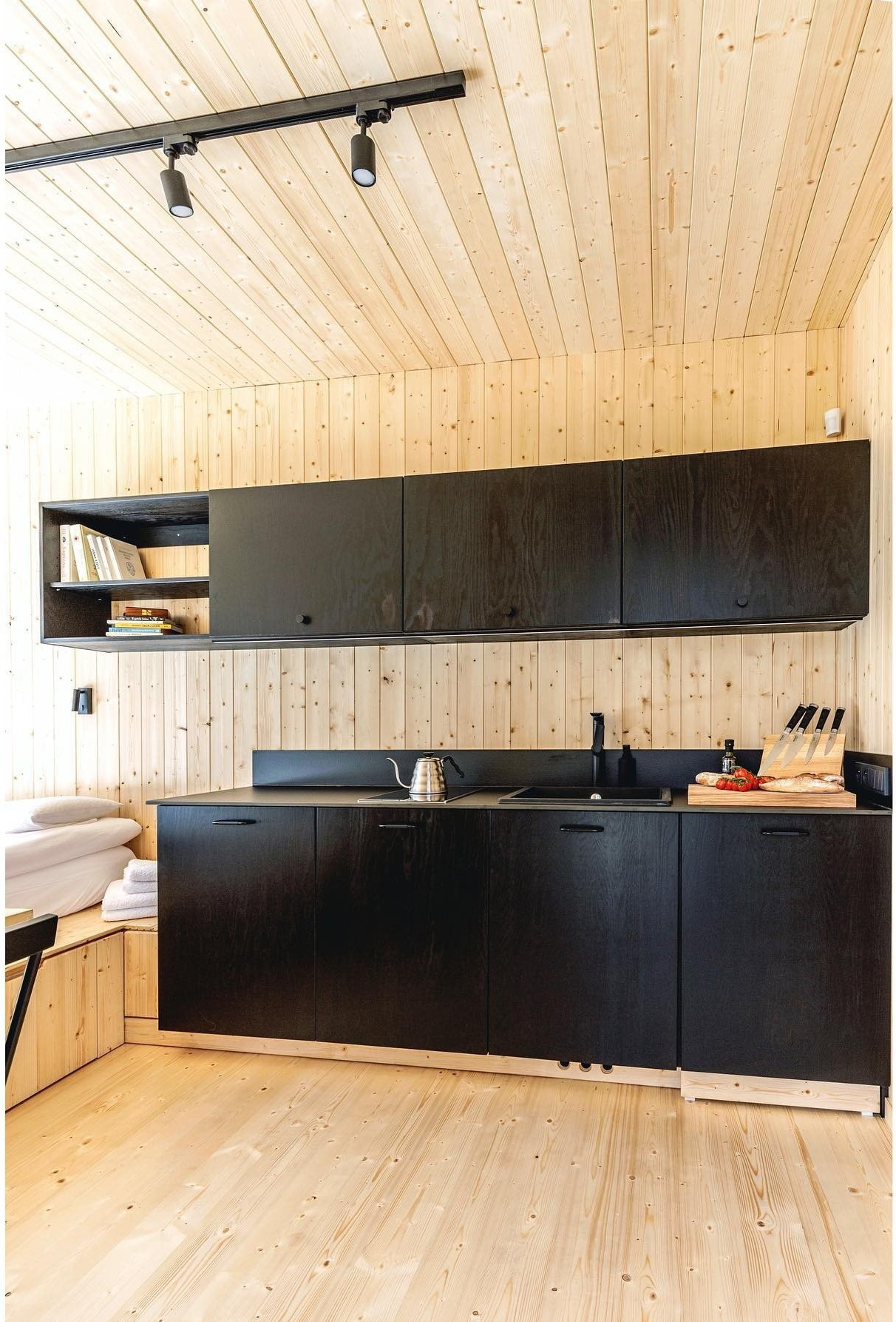 tiny house 15m2 Hidden Base par Tiny Smart House Polska