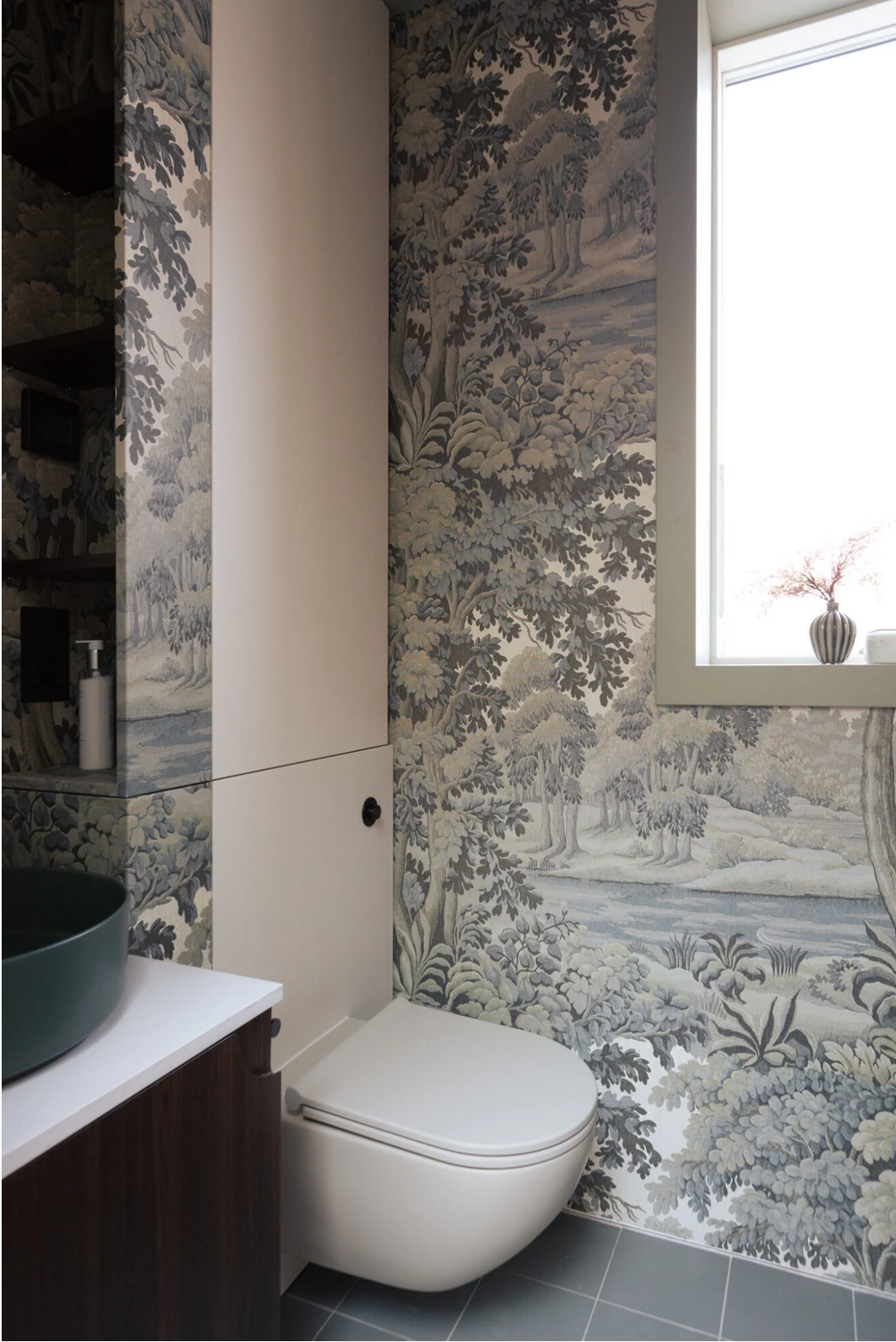toilettes wc avec papier-peint panoramique