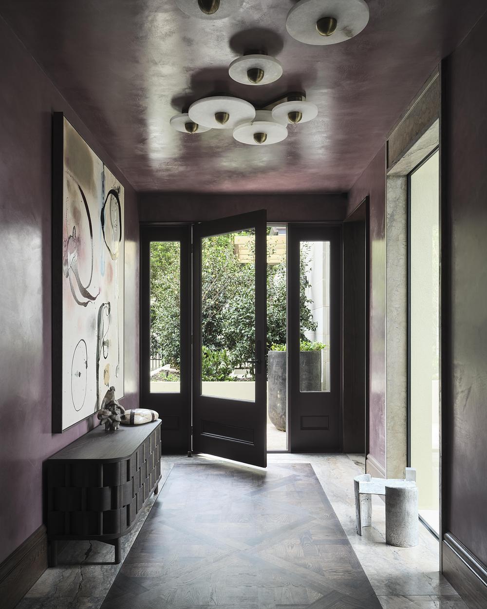 entrée mur et plafond violets décoration contemporaine entrée mur et plafond violets décoration contemporaine