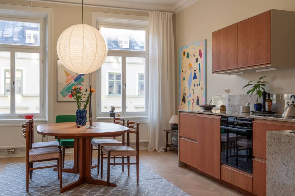 cuisine et salle à manger décoration mid-century appartement ancien rénové