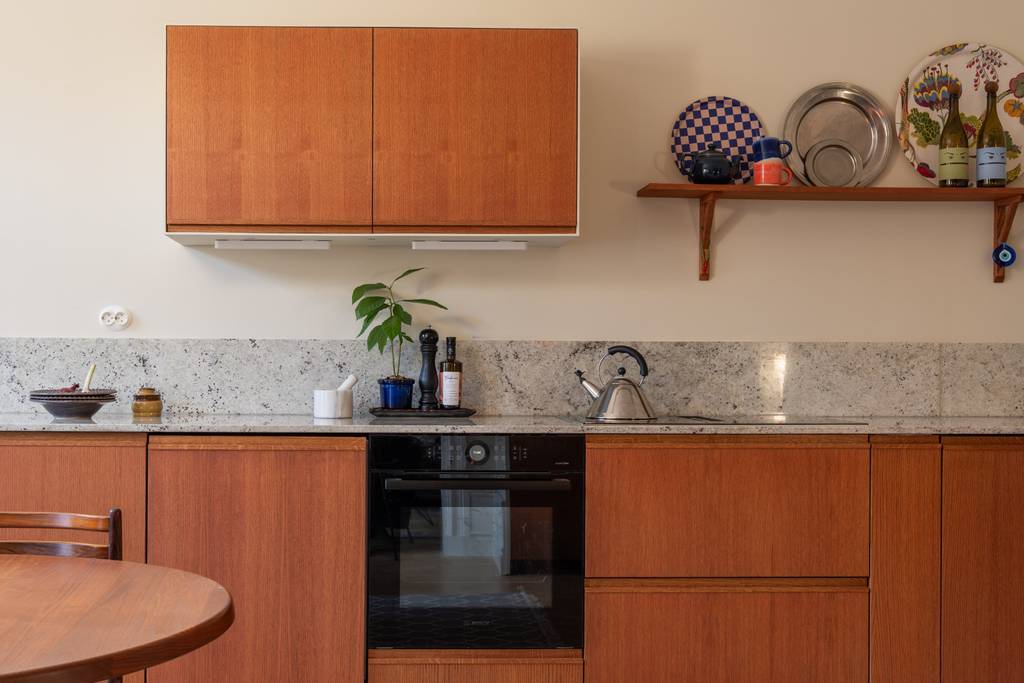 cuisine et salle à manger décoration mid-century appartement ancien rénové