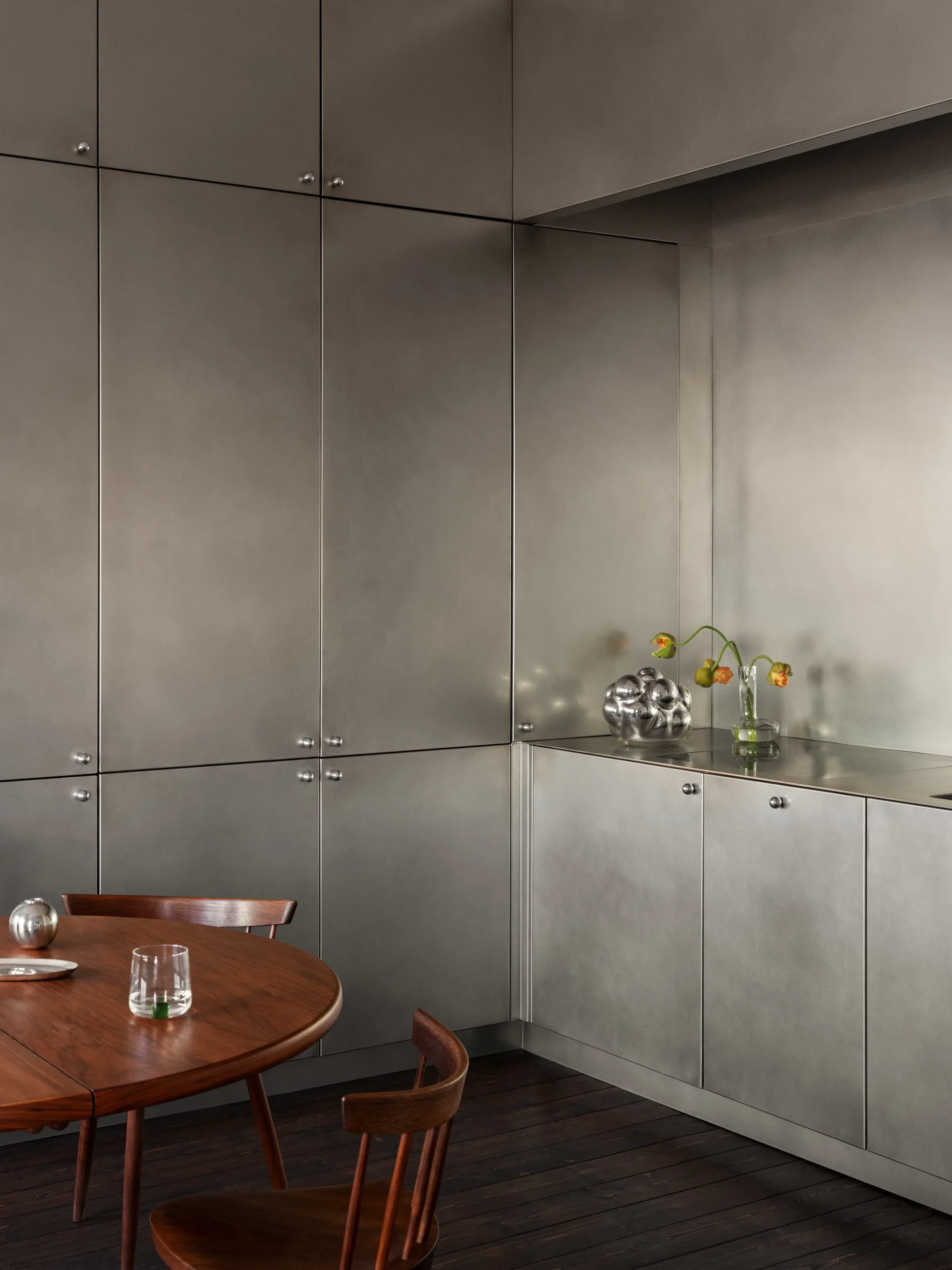cuisine inox appartement en duplex de 118m2 décoration design cuisine inox appartement en duplex de 118m2 décoration design