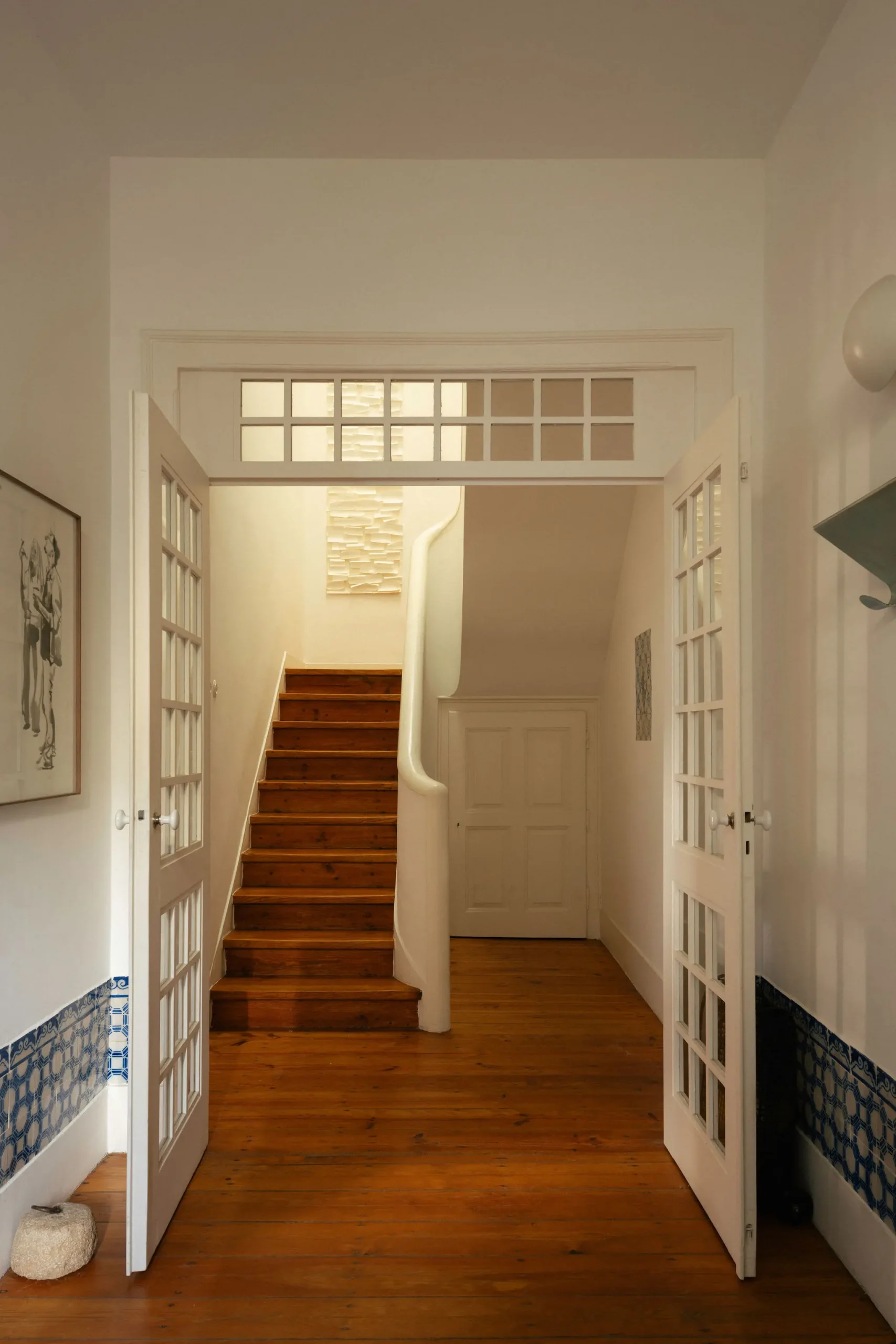 entrée et escalier maison de ville ancienne Lisbonne décoration vintage entrée et escalier maison de ville ancienne Lisbonne décoration vintage