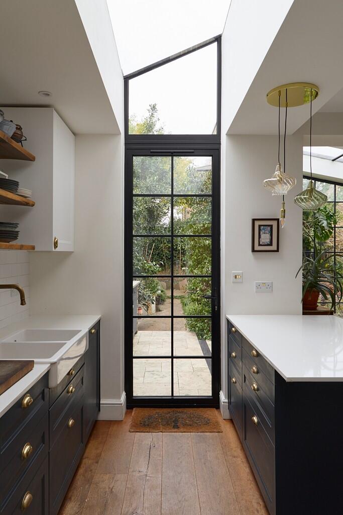 cuisine shaker appartement avec jardin Londres décoration contemporaine cuisine shaker appartement avec jardin Londres décoration contemporaine