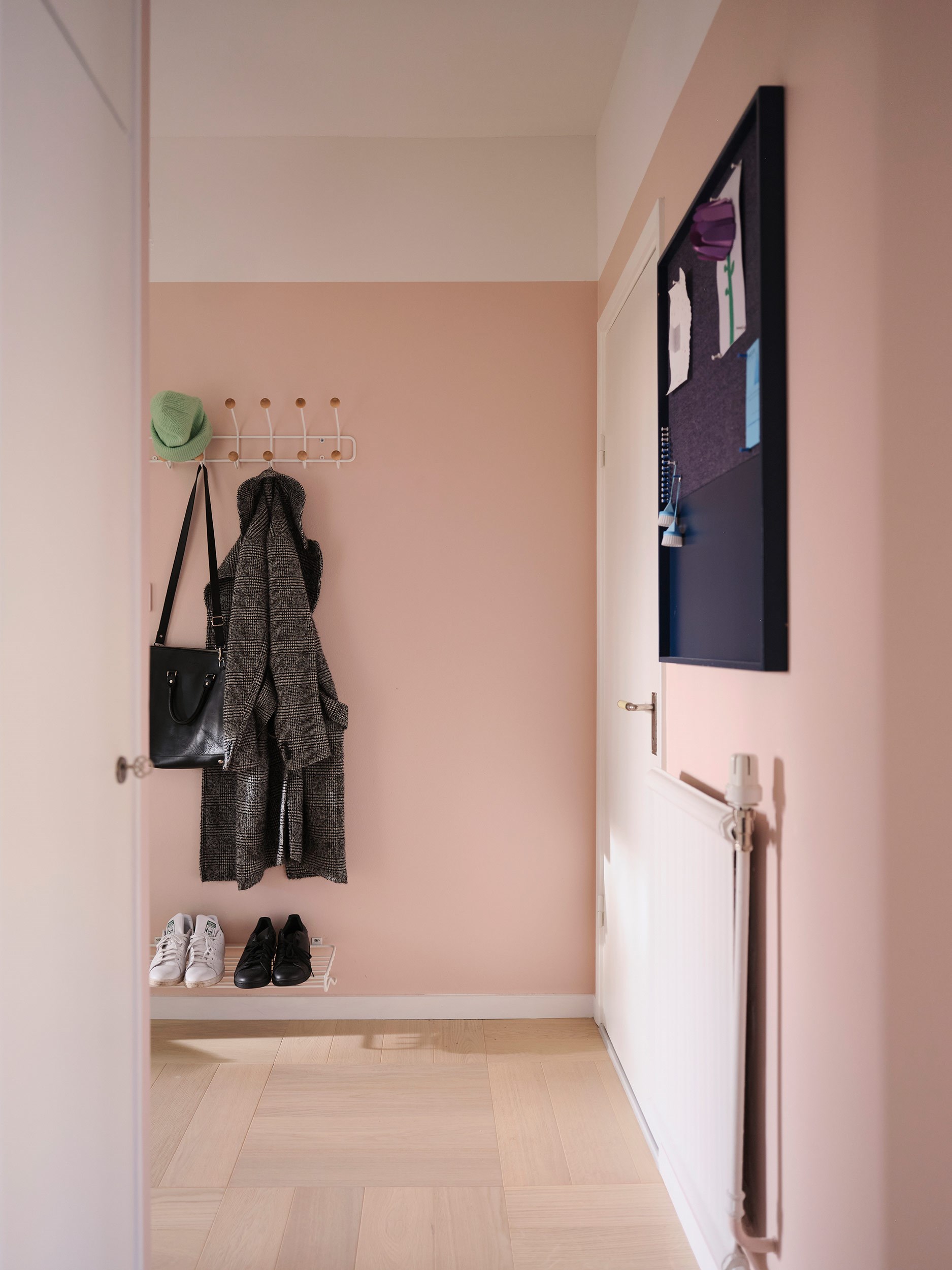 entrée murs roses appartement 46m2 décoration scandinave pastel entrée murs roses appartement 46m2 décoration scandinave pastel