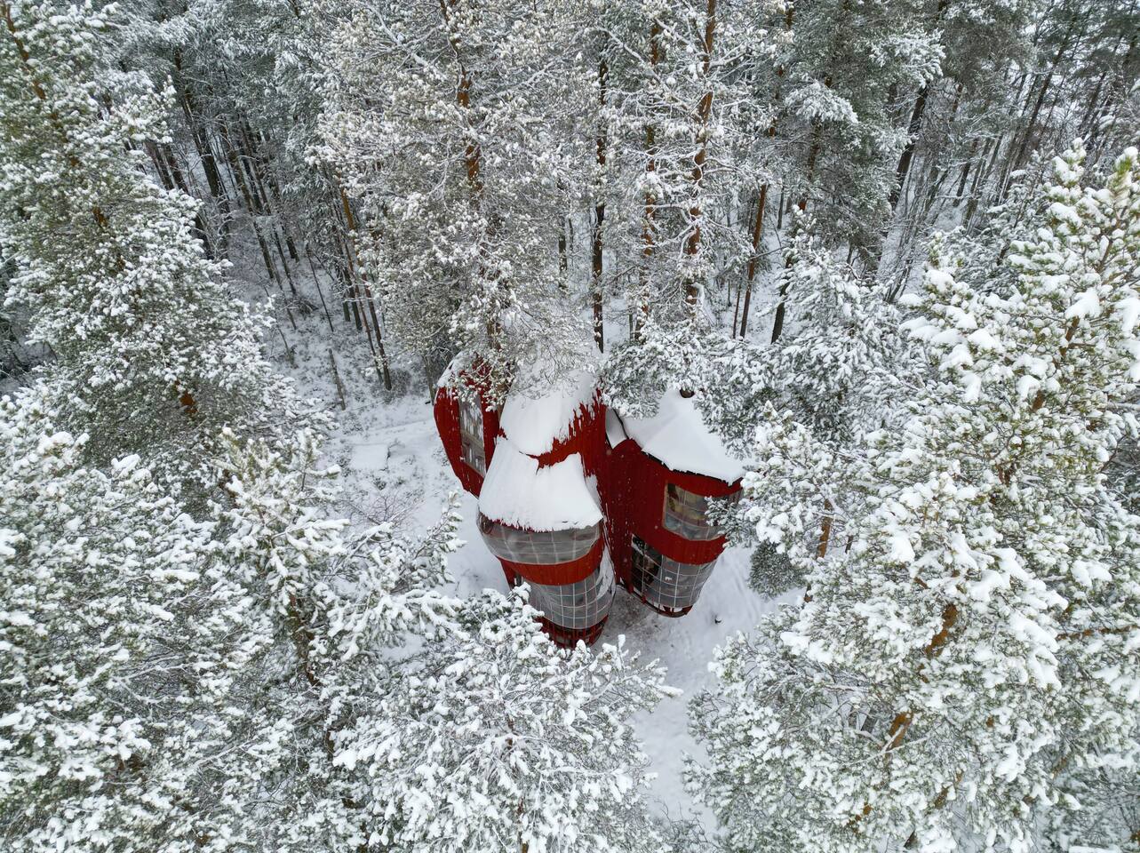 cabane perchée sur une île privée Suède cabane perchée sur une île privée Suède