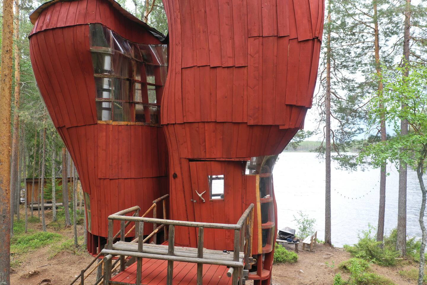 cabane perchée sur une île privée Suède cabane perchée sur une île privée Suède