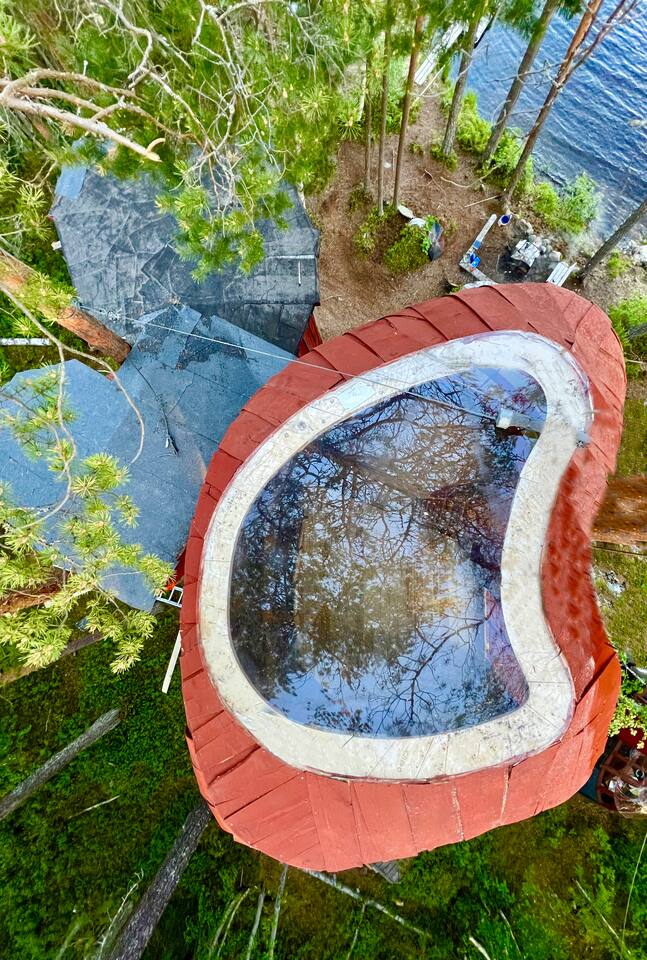 cabane perchée sur une île privée Suède cabane perchée sur une île privée Suède