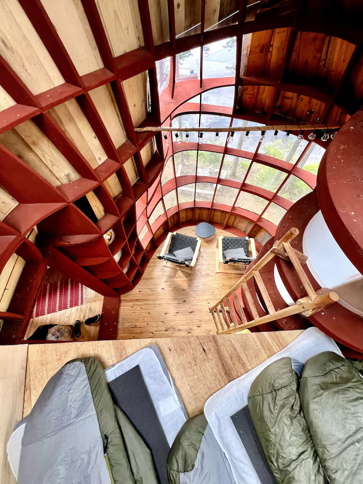 intérieur cabane perchée sur une île privée Suède intérieur cabane perchée sur une île privée Suède