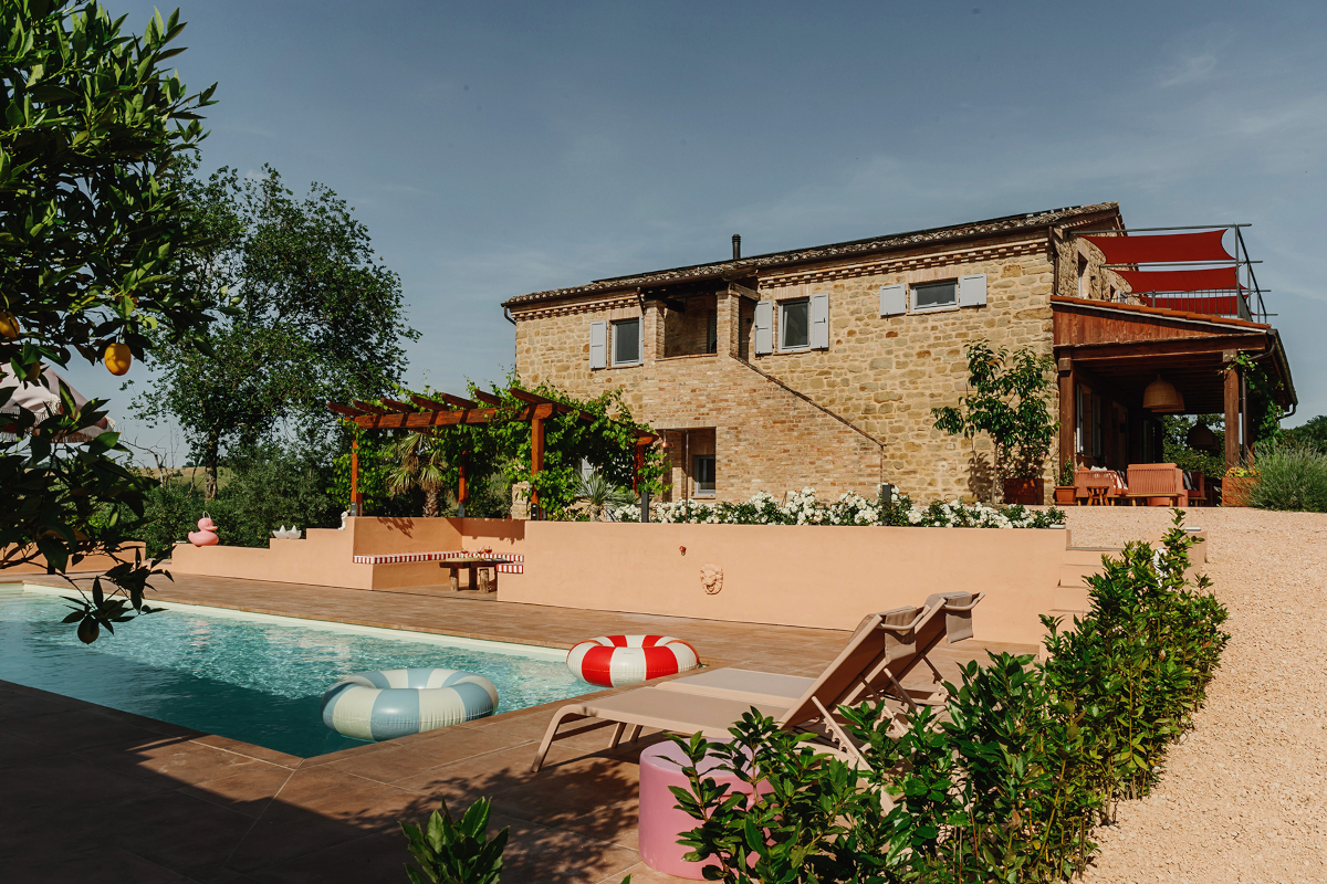 maison en pierres Italie avec piscine rénovée dans les Marches maison en pierres Italie avec piscine rénovée dans les Marches