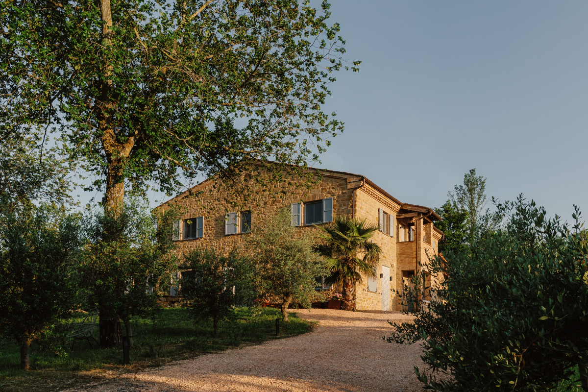 maison en pierres Italie avec piscine rénovée dans les Marches maison en pierres Italie avec piscine rénovée dans les Marches