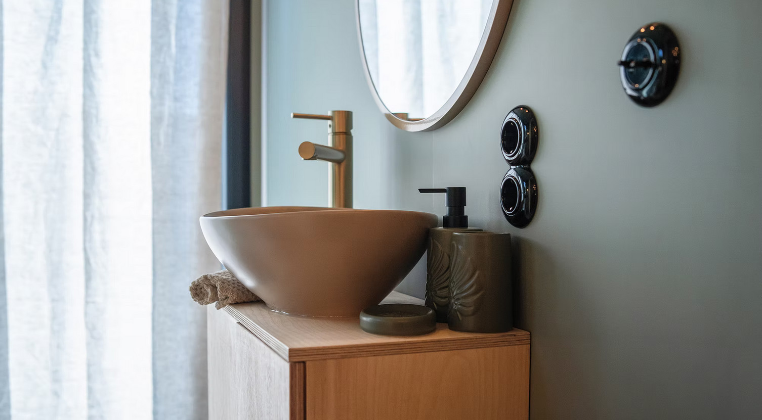 salle de bain mini maison mobile par Vagabond Haven salle de bain mini maison mobile par Vagabond Haven