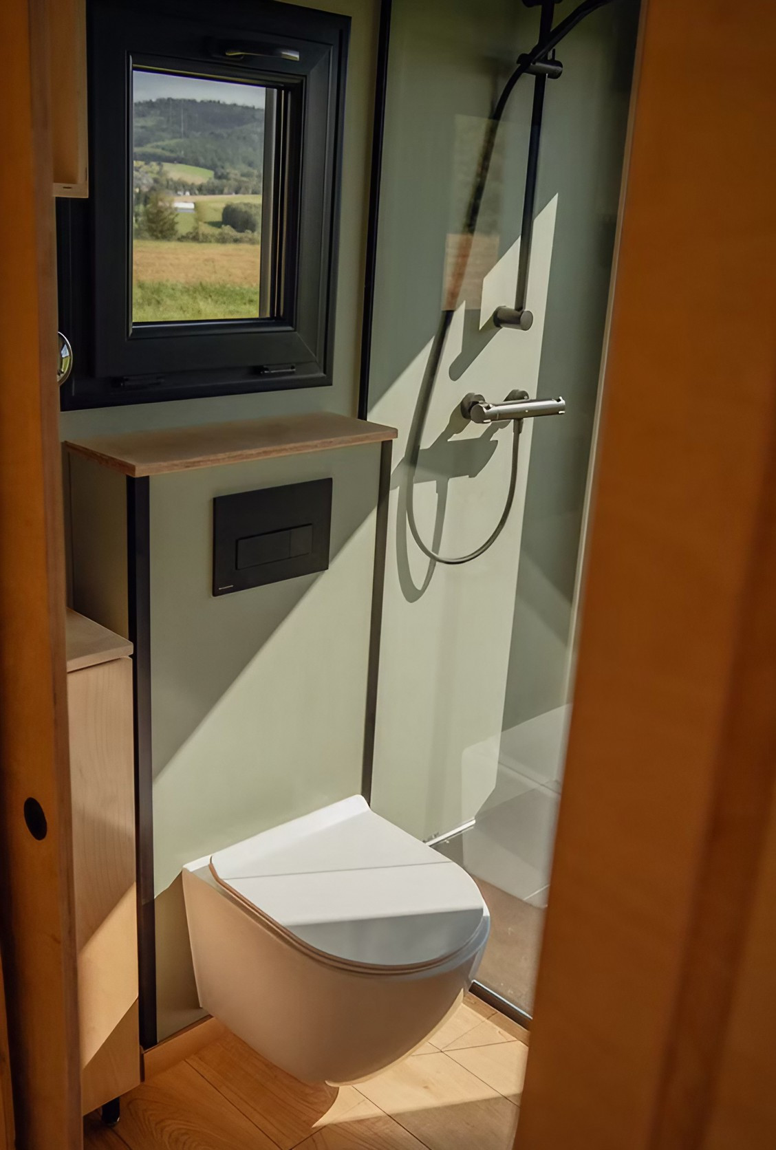 salle de bain mini maison mobile par Vagabond Haven salle de bain mini maison mobile par Vagabond Haven