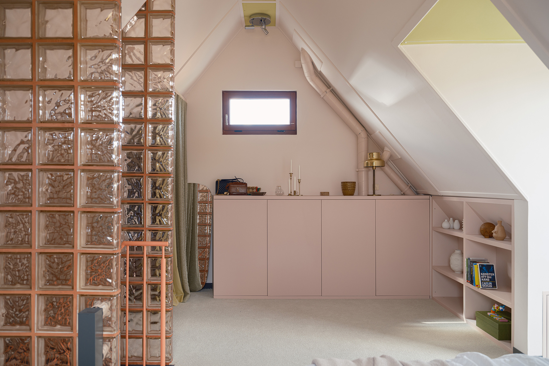 chambre avec pavés de verre maison de ville moderniste Packhus chambre avec pavés de verre maison de ville moderniste Packhus