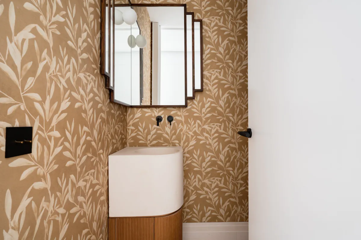 salle de bain tons naturels papier-peint végétal beige salle de bain tons naturels papier-peint végétal beige