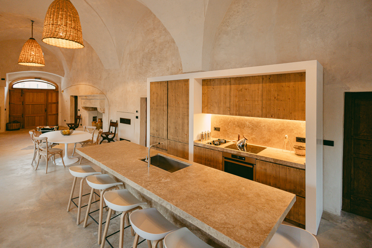 cuisine et salle à manger masseria du 18e siècle rénovée Masseria Gemini Pouilles décoration contemporaine cuisine et salle à manger masseria du 18e siècle rénovée Masseria Gemini Pouilles décoration contemporaine