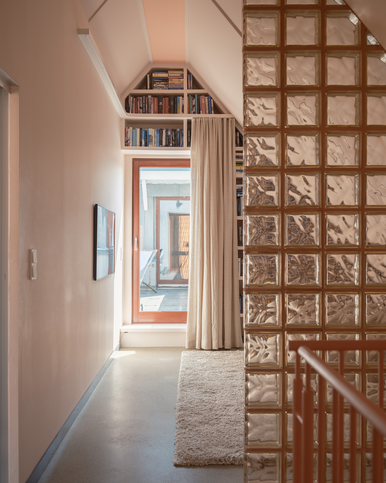 chambre avec pavés de verre maison de ville moderniste Packhus chambre avec pavés de verre maison de ville moderniste Packhus