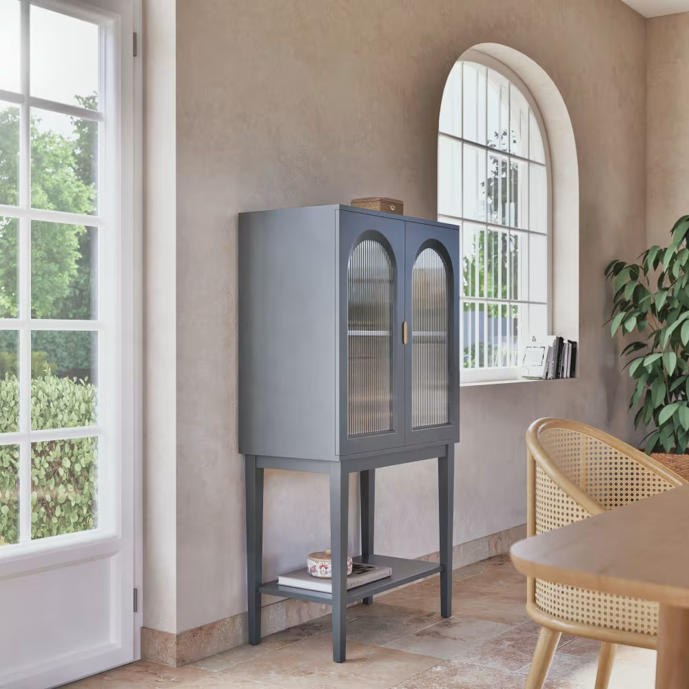 vitrine sur pieds nouveautés Maisons du Monde 2026 pour le printemps/été vitrine sur pieds nouveautés Maisons du Monde 2026 pour le printemps/été