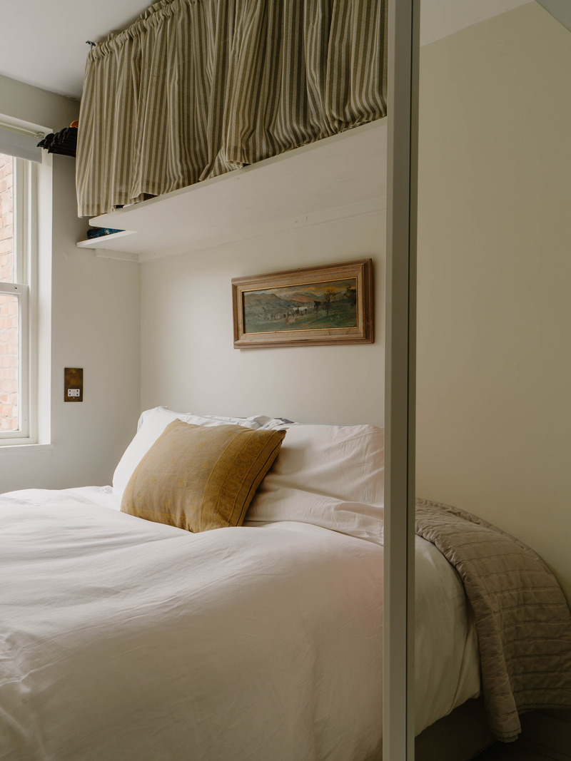 chambre 7m2 avec lit double deux-pièces 44m2 Londres décoration rustique chic
