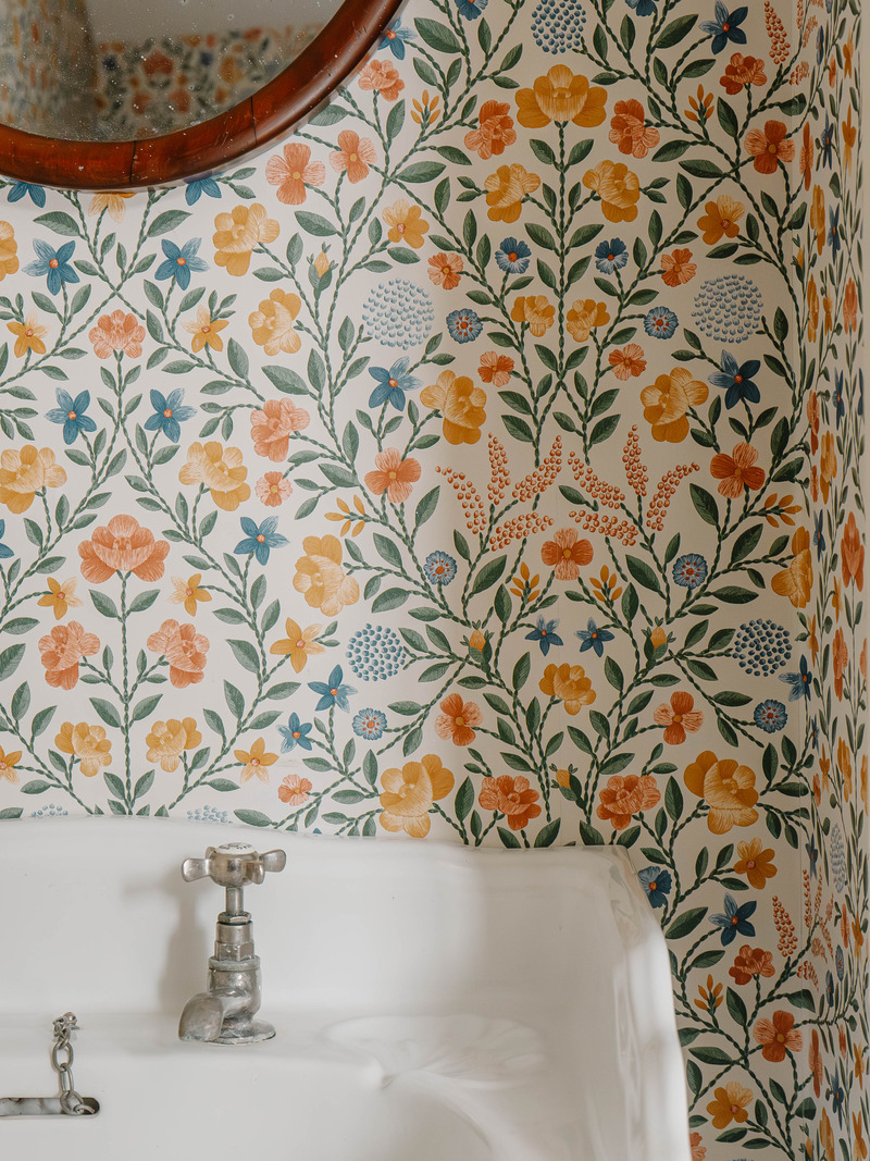toilettes wc papier peint floral deux-pièces 44m2 Londres décoration rustique chic