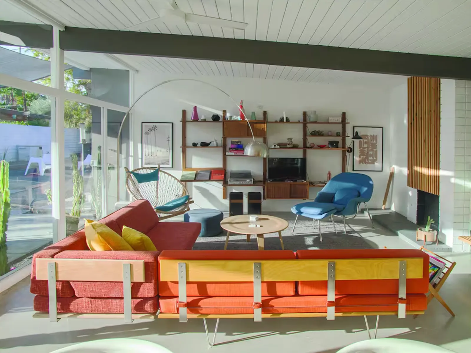 Une maison moderniste à Palm Springs au design mid-century