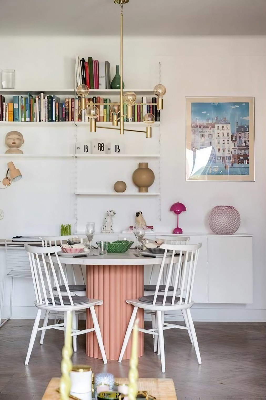 salle à manger table rose studio 48m2