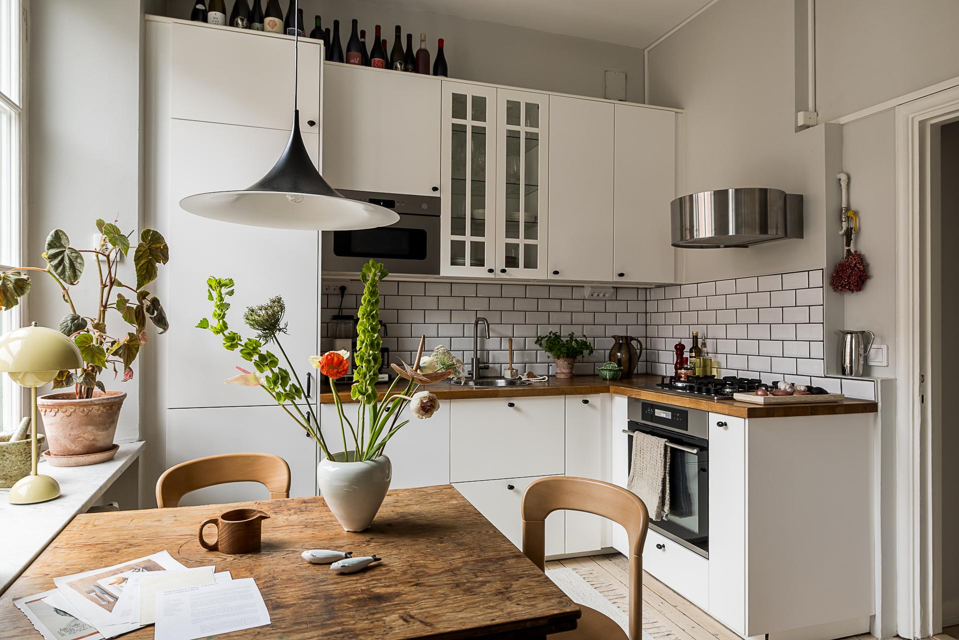 cuisine avec table et chaises décoration contemporaine scandinave studio 37m2 cuisine avec table et chaises décoration contemporaine scandinave studio 37m2