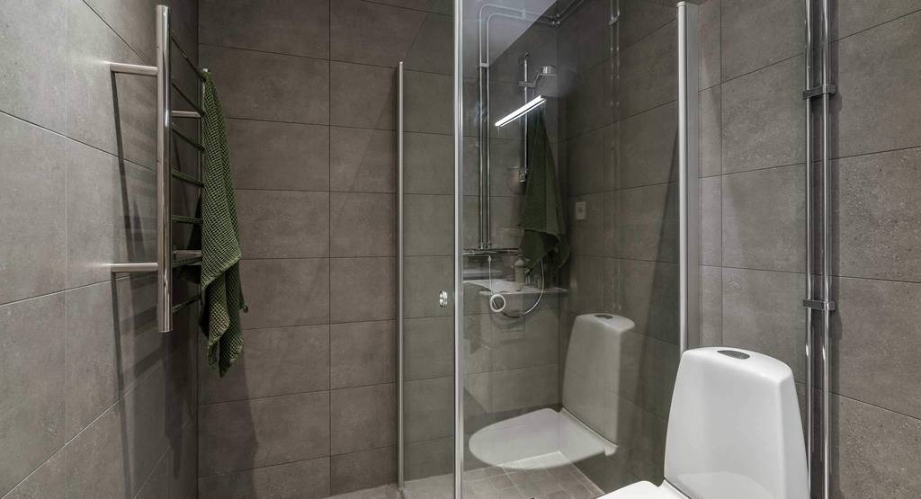 salle de bain grise